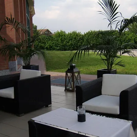 Parlapa Hotel 3*